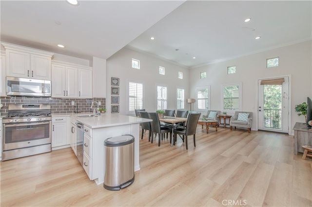 50 Rose Arch, Irvine, CA 92620