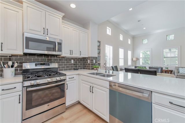 50 Rose Arch, Irvine, CA 92620