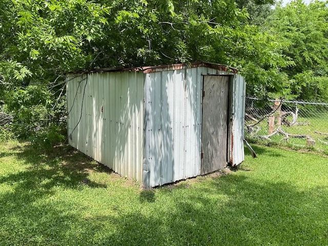 6708 Hawthorne Road, Hitchcock, TX 77563