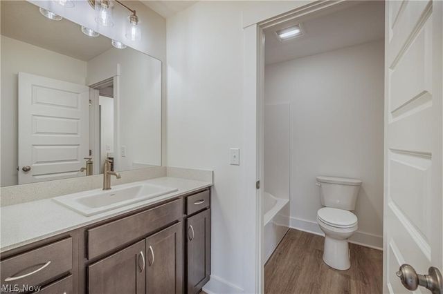 2085 Glenmont Drive, Brunswick, OH 44212