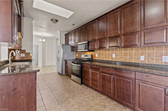 252 Belmont CIR, Yorktown, VA 23693