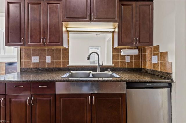 252 Belmont CIR, Yorktown, VA 23693