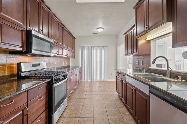 252 Belmont CIR, Yorktown, VA 23693