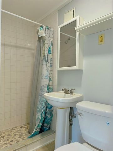 18 Newton St 3, Waltham, MA 02453