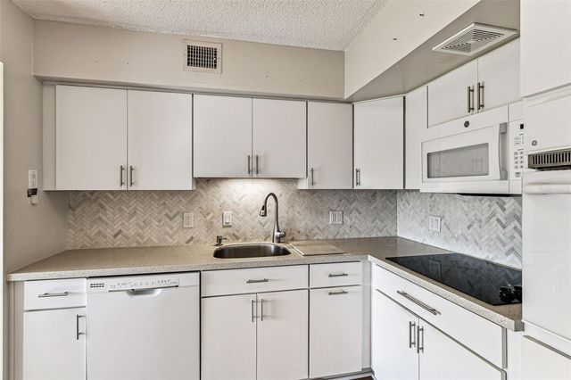 2455 FINLANDIA LANE 67, Clearwater, FL 33763