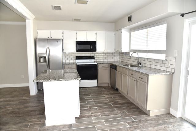 1001 Roky Court, Fort Worth, TX 76114