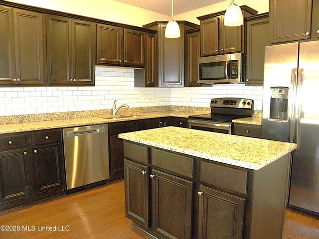 108 Clear Springs Circle, Ocean Springs, MS 39564