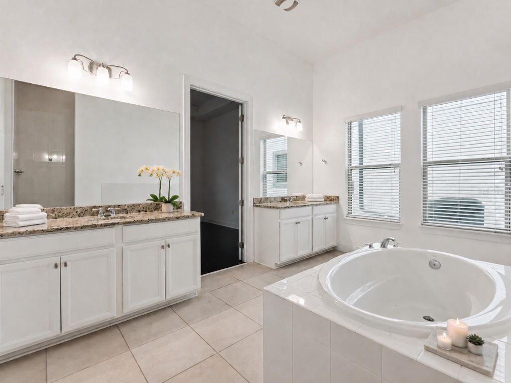 Image 15 of property listing at 10370 DOTH STREET, Orlando, FL 32836