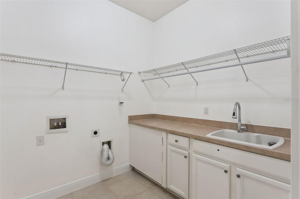 Image 26 of property listing at 10370 DOTH STREET, Orlando, FL 32836