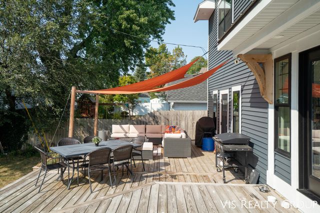 1607 Sheldon Road, Grand Haven, MI 49417