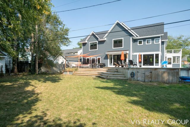 1607 Sheldon Road, Grand Haven, MI 49417