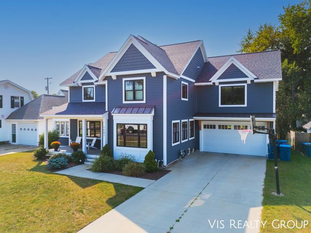 1607 Sheldon Road, Grand Haven, MI 49417