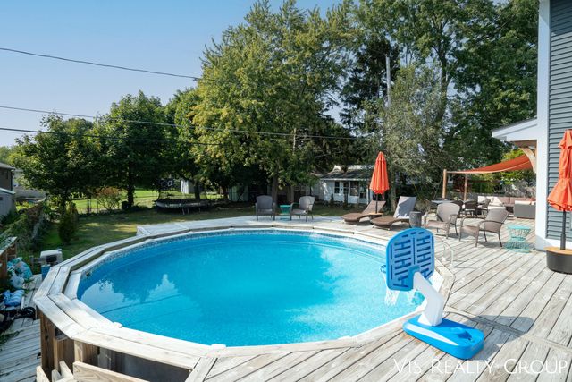 1607 Sheldon Road, Grand Haven, MI 49417