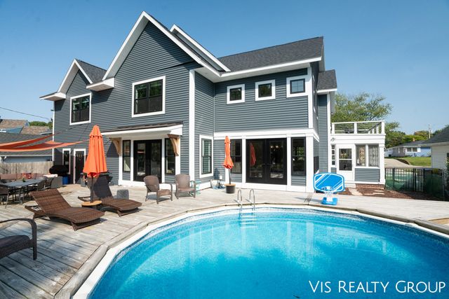 1607 Sheldon Road, Grand Haven, MI 49417