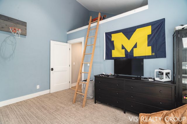 1607 Sheldon Road, Grand Haven, MI 49417