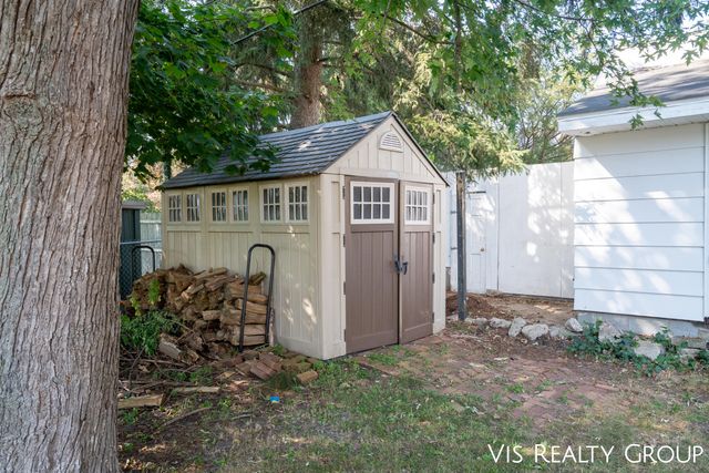 1607 Sheldon Road, Grand Haven, MI 49417