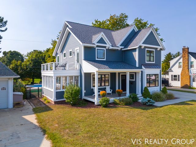 1607 Sheldon Road, Grand Haven, MI 49417
