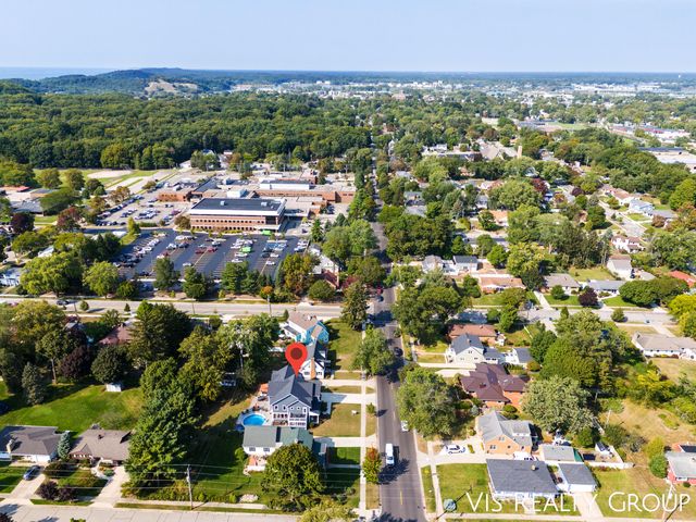 1607 Sheldon Road, Grand Haven, MI 49417