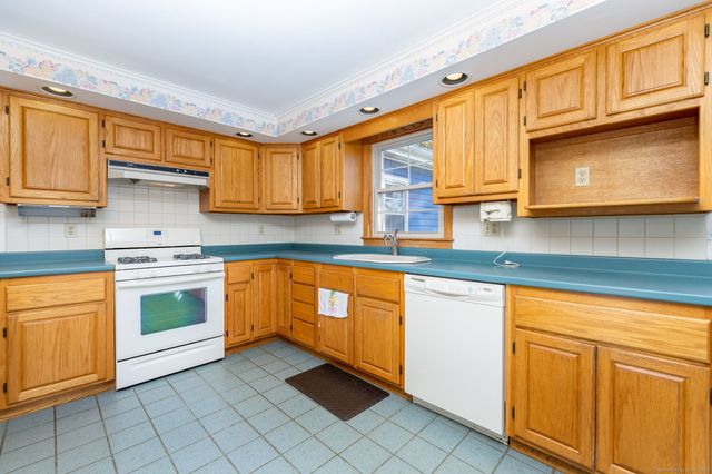 40 Alden Road, Windsor, CT 06095