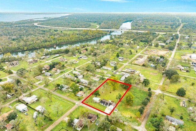 404 Chestnut Street, Brazoria, TX 77422