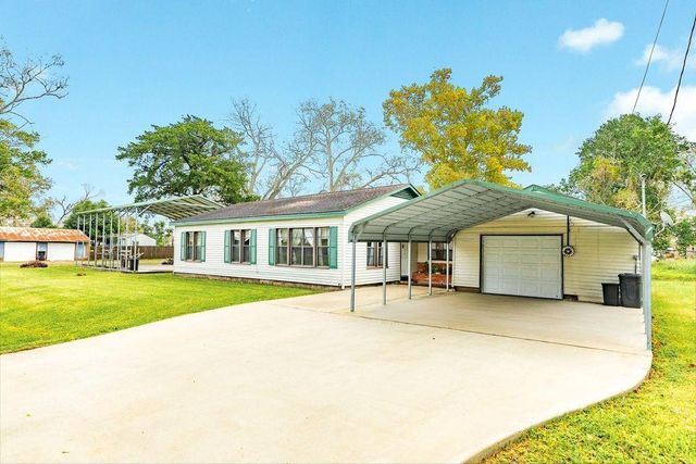 404 Chestnut Street, Brazoria, TX 77422