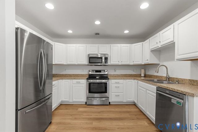 2416 Agra Dr, Fairfield, VA 23228