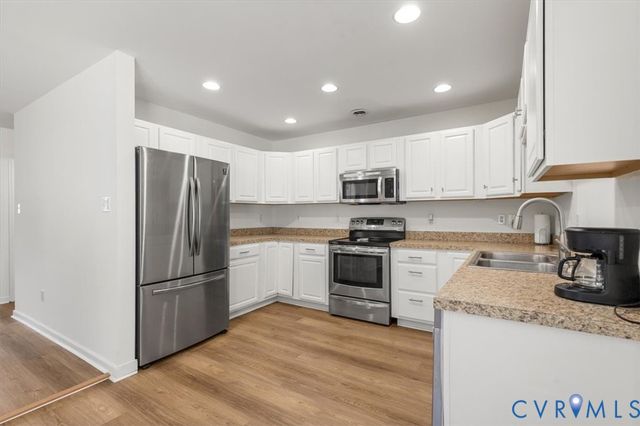 2416 Agra Dr, Fairfield, VA 23228