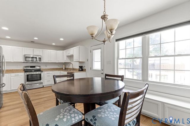 2416 Agra Dr, Fairfield, VA 23228