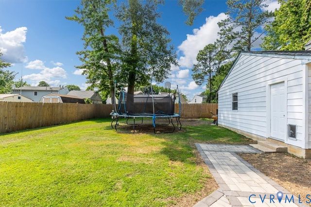 2416 Agra Dr, Fairfield, VA 23228
