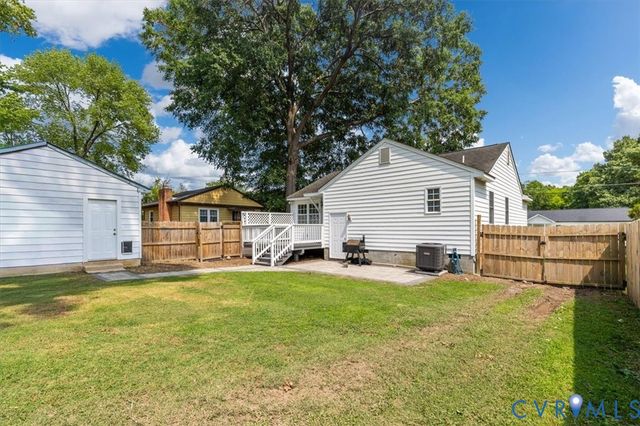 2416 Agra Dr, Fairfield, VA 23228