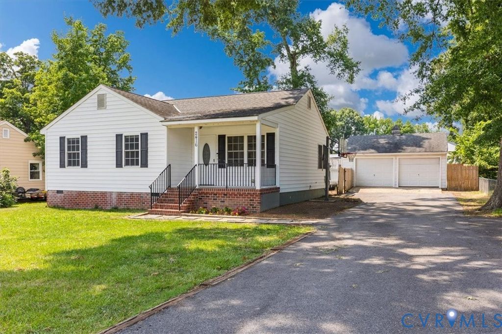 2416 Agra Dr, Fairfield, VA 23228