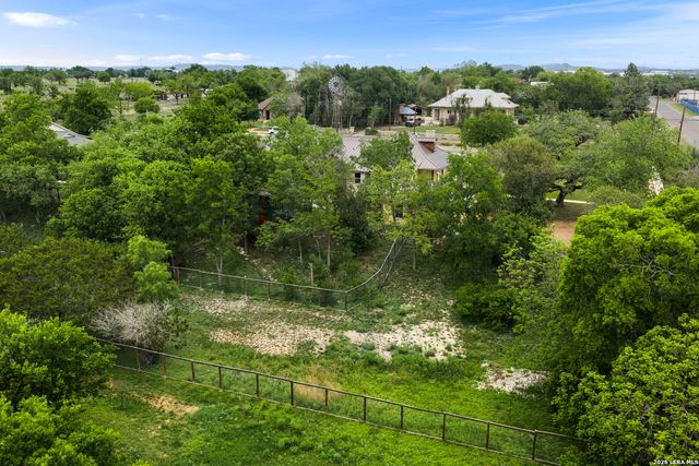 107 High Street, Comfort, TX 78013