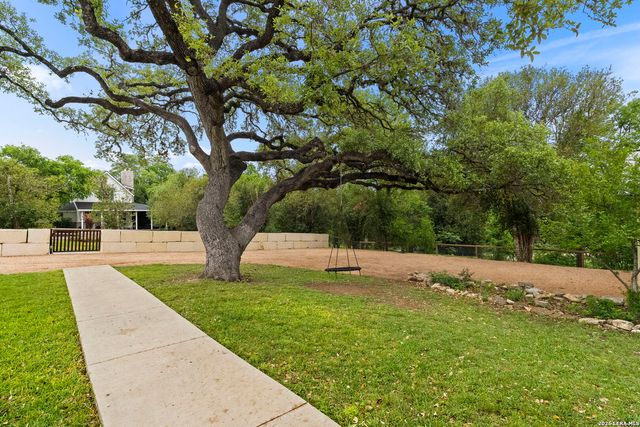 107 High Street, Comfort, TX 78013
