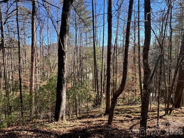 147 Falling Leaves Lane, Hendersonville, NC 28792