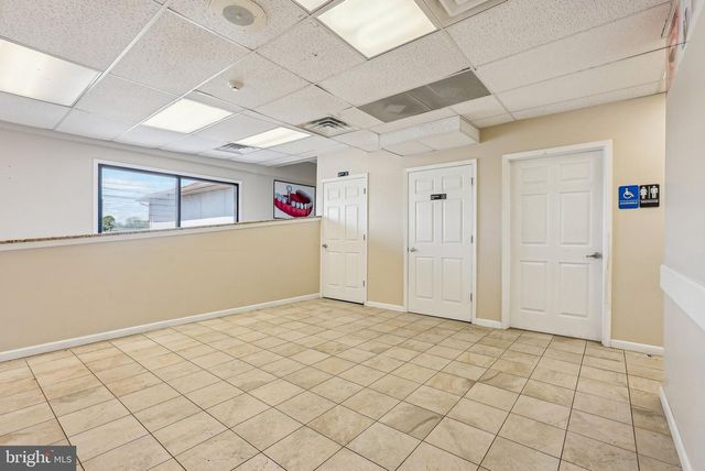1005 GREEN LN, Levittown, PA 19057