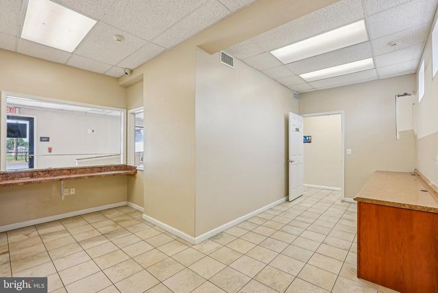 1005 GREEN LN, Levittown, PA 19057