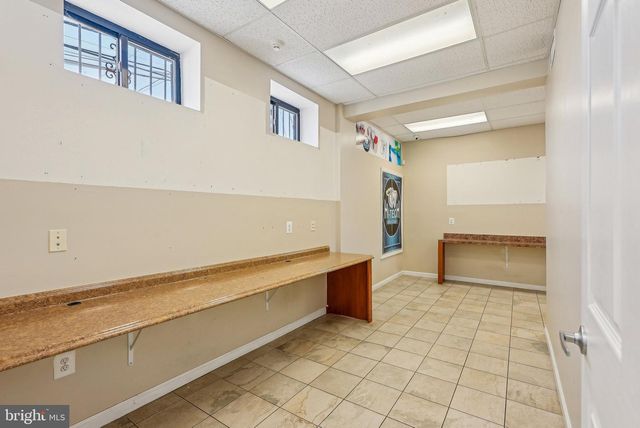 1005 GREEN LN, Levittown, PA 19057