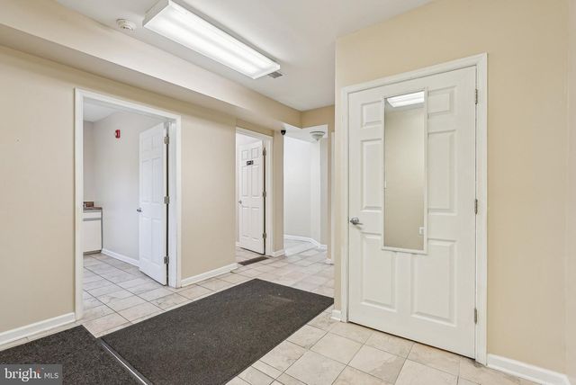 1005 GREEN LN, Levittown, PA 19057