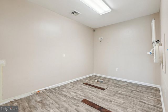 1005 GREEN LN, Levittown, PA 19057