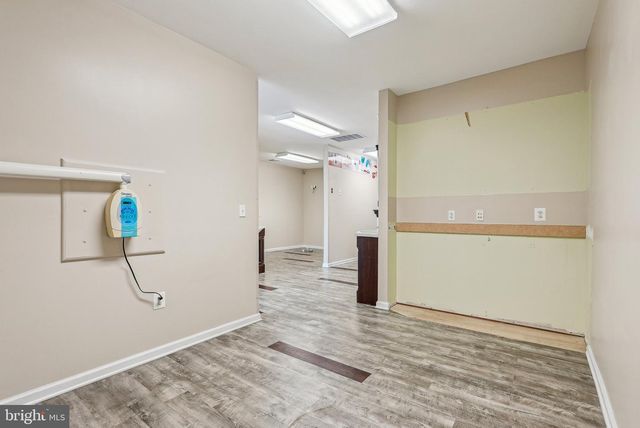 1005 GREEN LN, Levittown, PA 19057