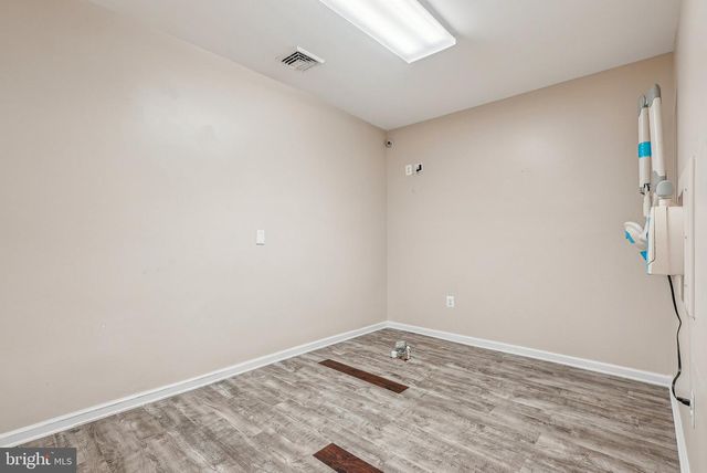 1005 GREEN LN, Levittown, PA 19057