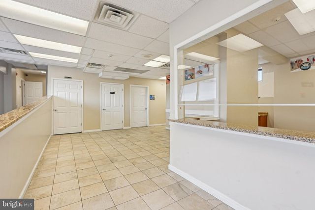 1005 GREEN LN, Levittown, PA 19057