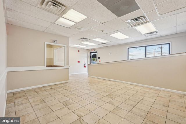 1005 GREEN LN, Levittown, PA 19057