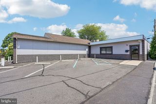 1005 GREEN LN, Levittown, PA 19057