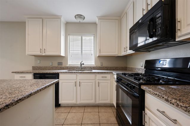 20819 Trotters LN, Pflugerville, TX 78660