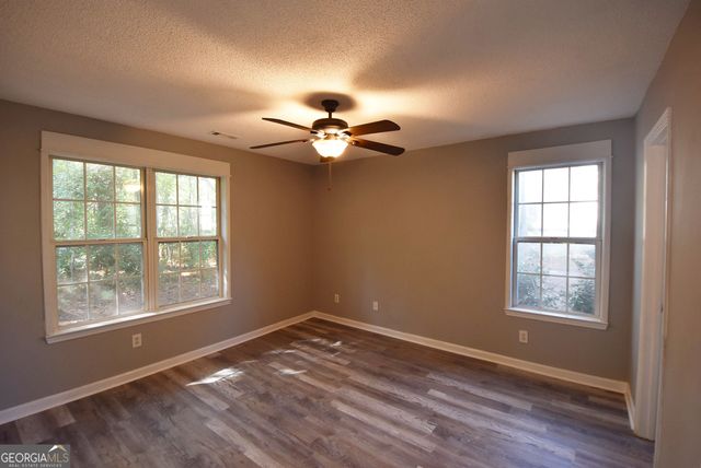 700 S Fairfield Drive, Peachtree City, GA 30269