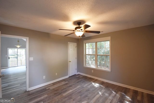 700 S Fairfield Drive, Peachtree City, GA 30269