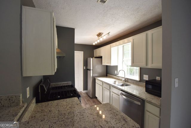 700 S Fairfield Drive, Peachtree City, GA 30269