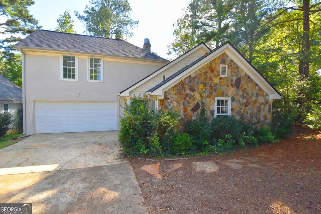 700 S Fairfield Drive, Peachtree City, GA 30269