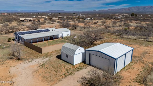 9610 E COYOTE Trail, Hereford, AZ 85615